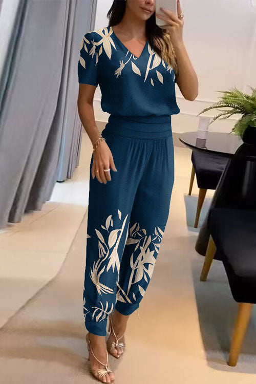 Effortless Two-Piece Set for Women with V-Neck Short Sleeve Top Elastic Waist Wide Leg Pants Casual Style