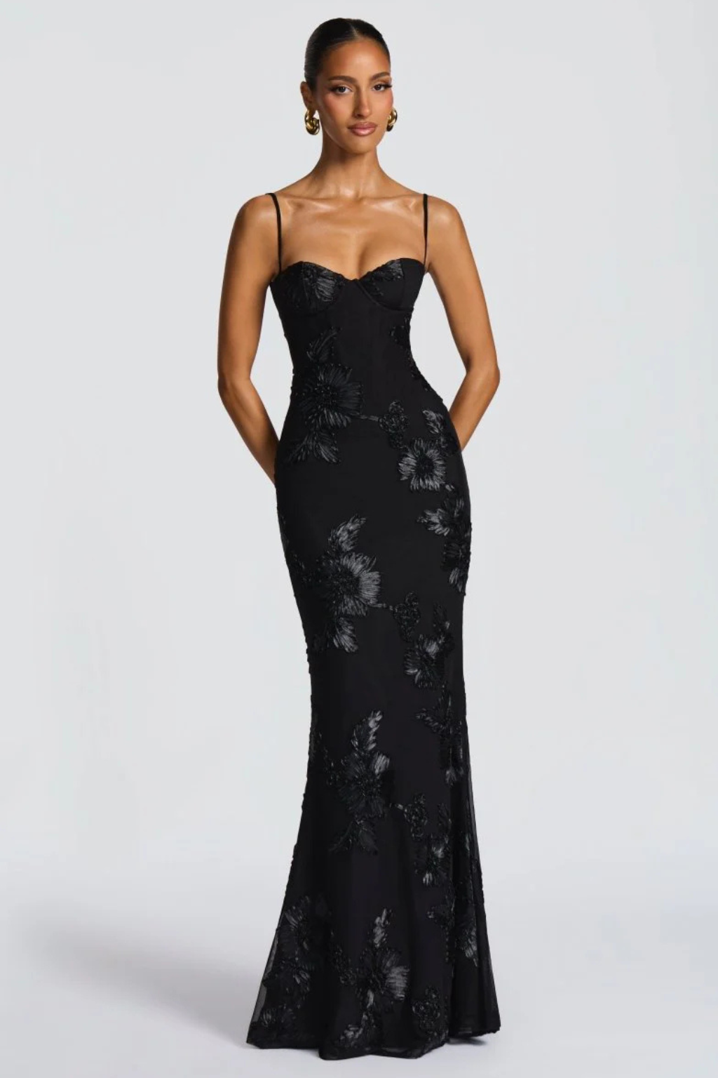 Elegant Formal Wedding Guest Dress for Women with Sweetheart Corset Spaghetti Strap Floral Embroidered Maxi Style