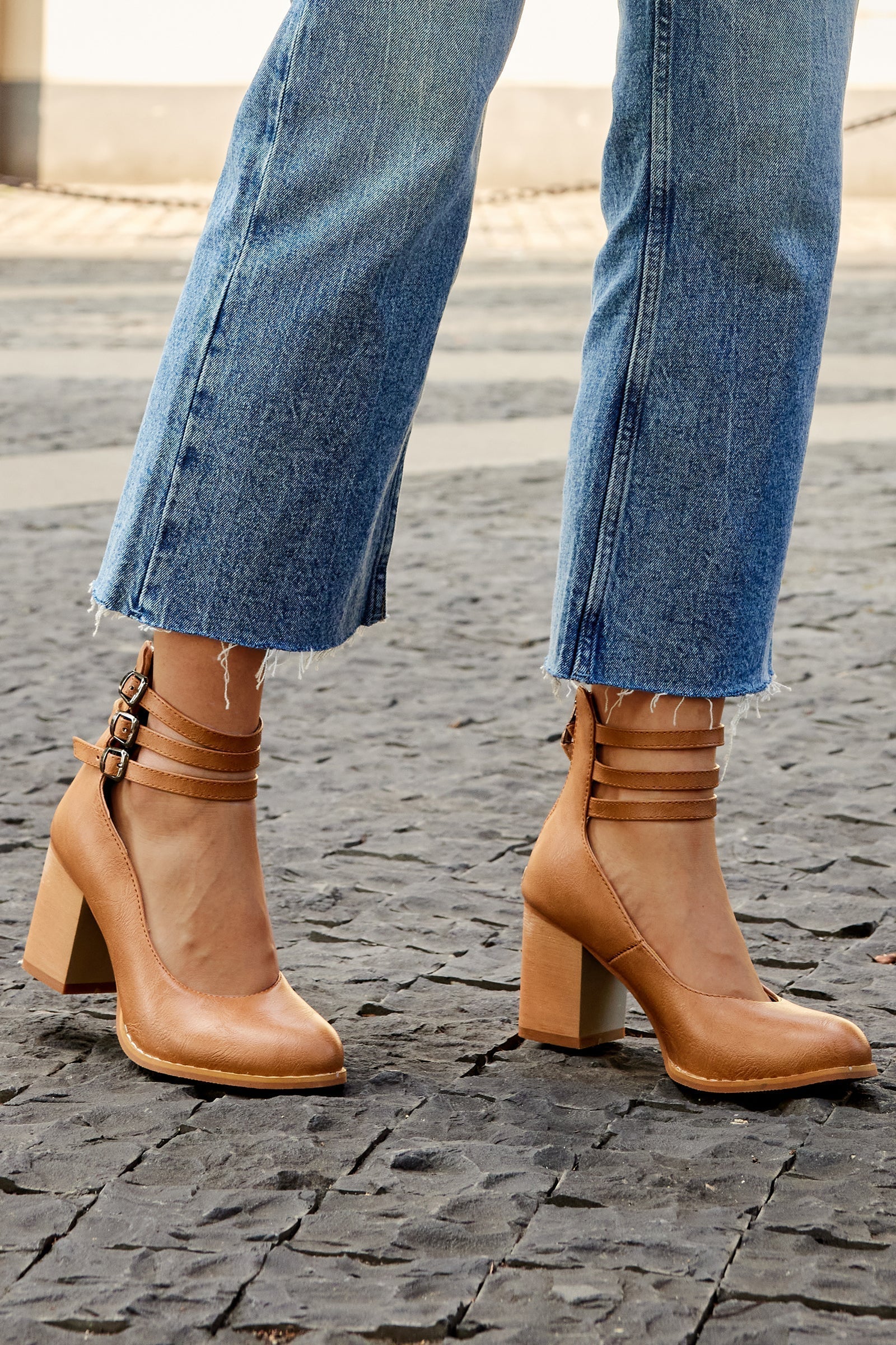 Stylish Sandals for Women with Triple Ankle Strap Double Buckle Block Heel Open Toe Leather Style